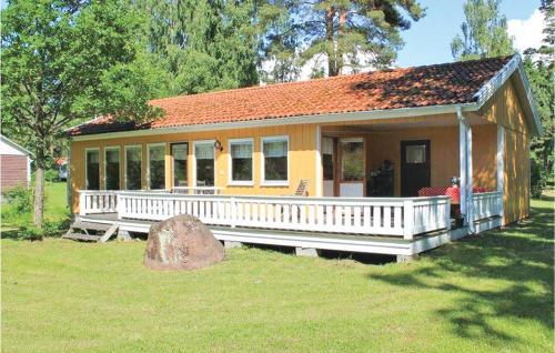 Beautiful Home In Mnsters With Kitchen