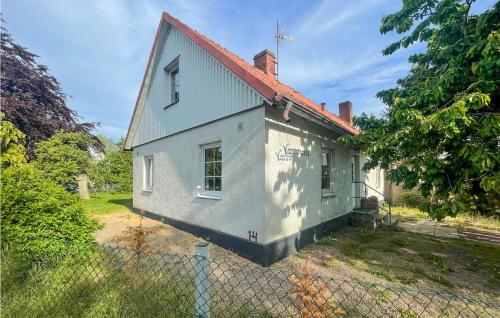 Cozy Home In Klagstorp With Kitchen